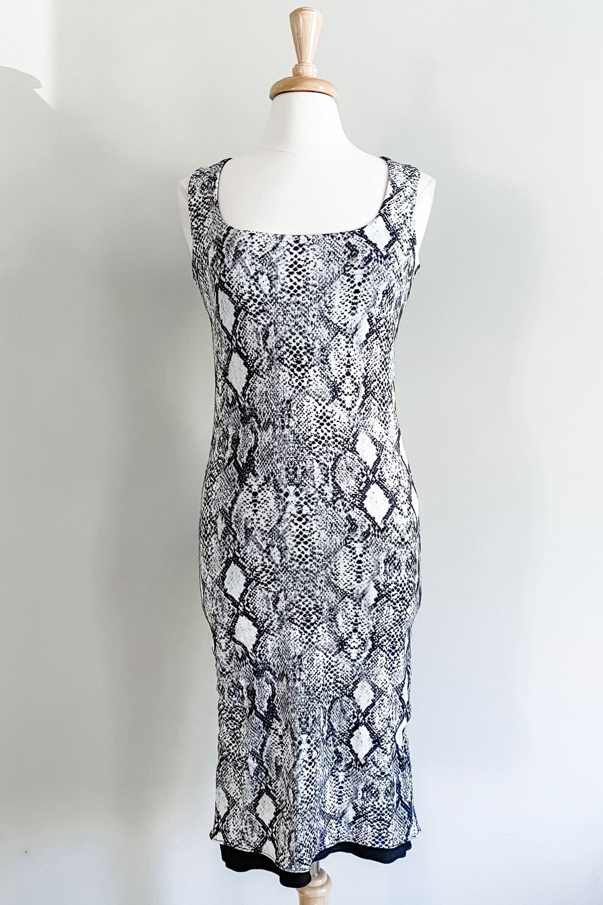 Diane Kroe Sheath Dress in White Snake Print