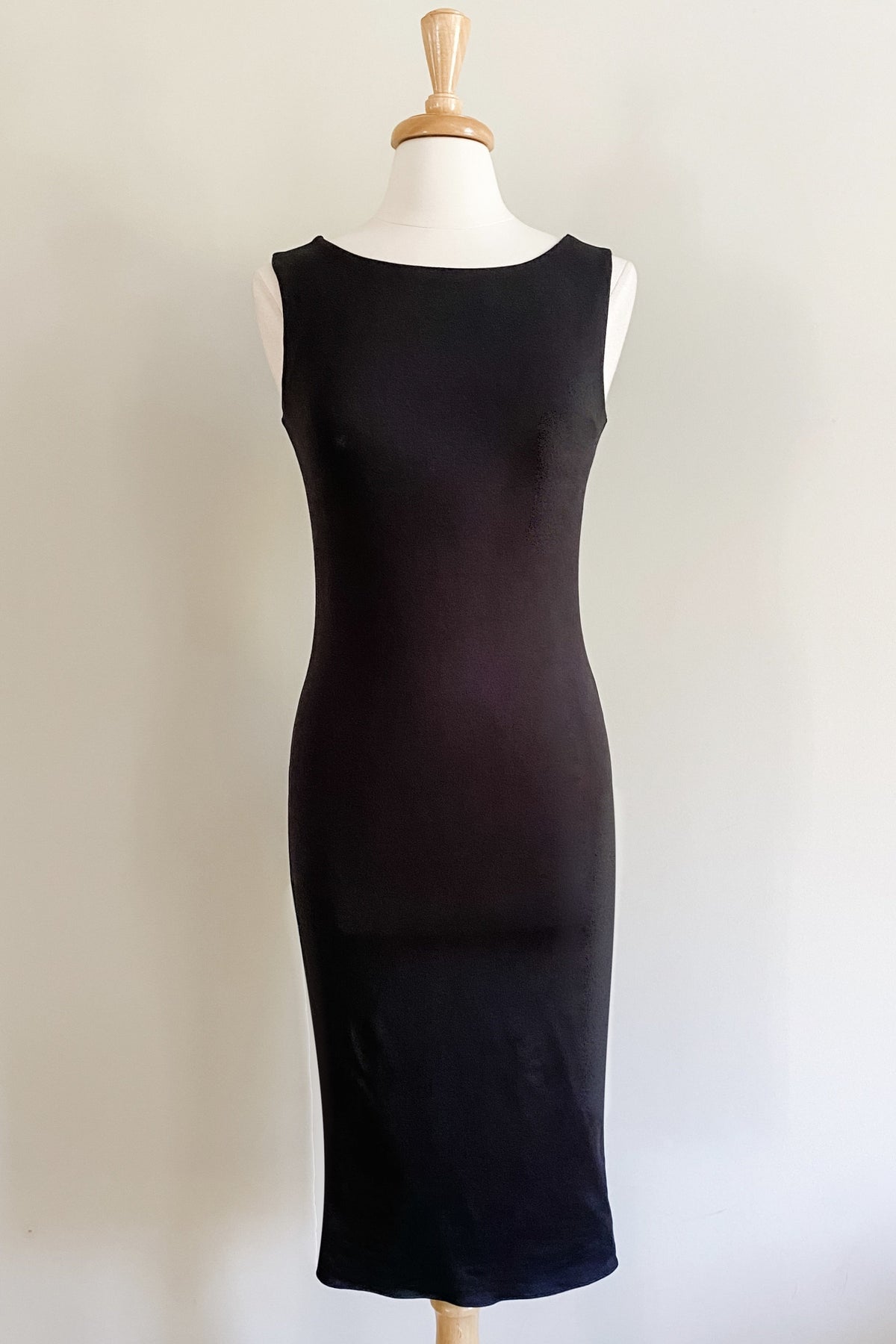 Diane Kroe Sheath Dress in Black Color