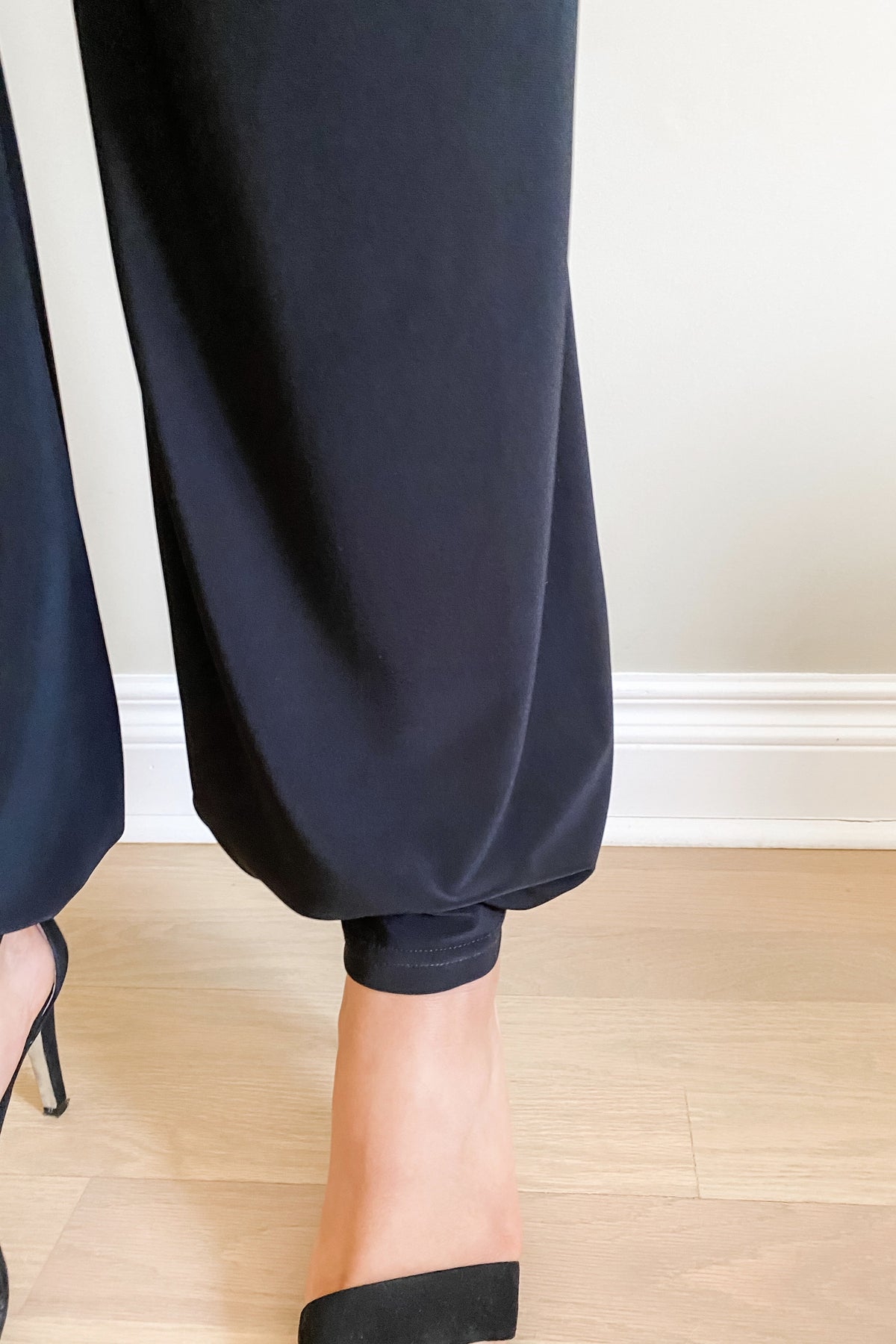 Pocket Pants : Wide-leg to Dressy Joggers ankle view worn jogger style