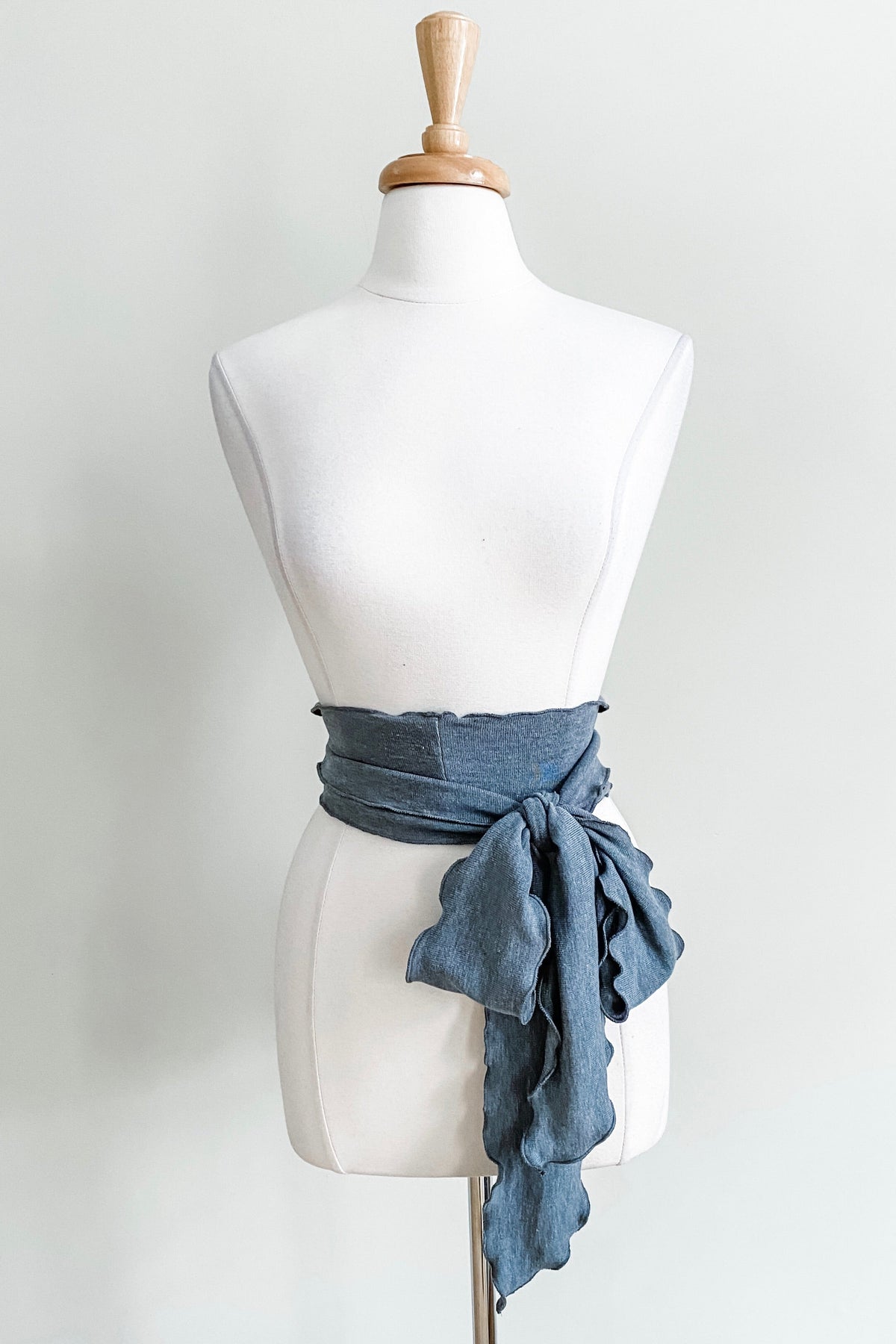 Diane Kroe - Scalloped Sash Belt in Infinity Knit (Stone Grey) 