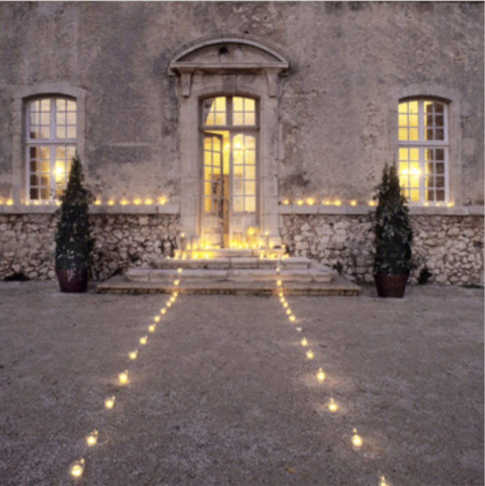 Enjoy a Less is More Holiday Season