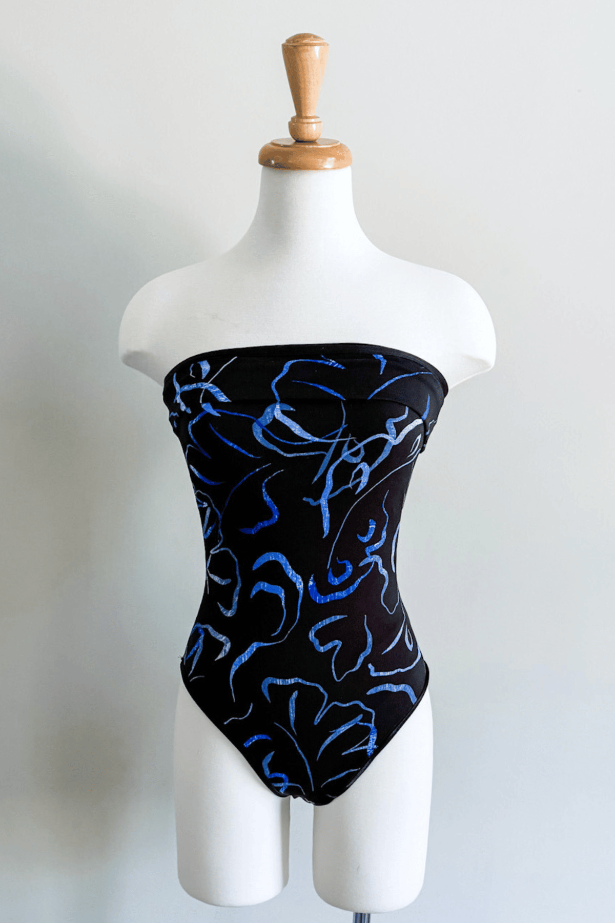 Flip Suit in Blue Ribbon print