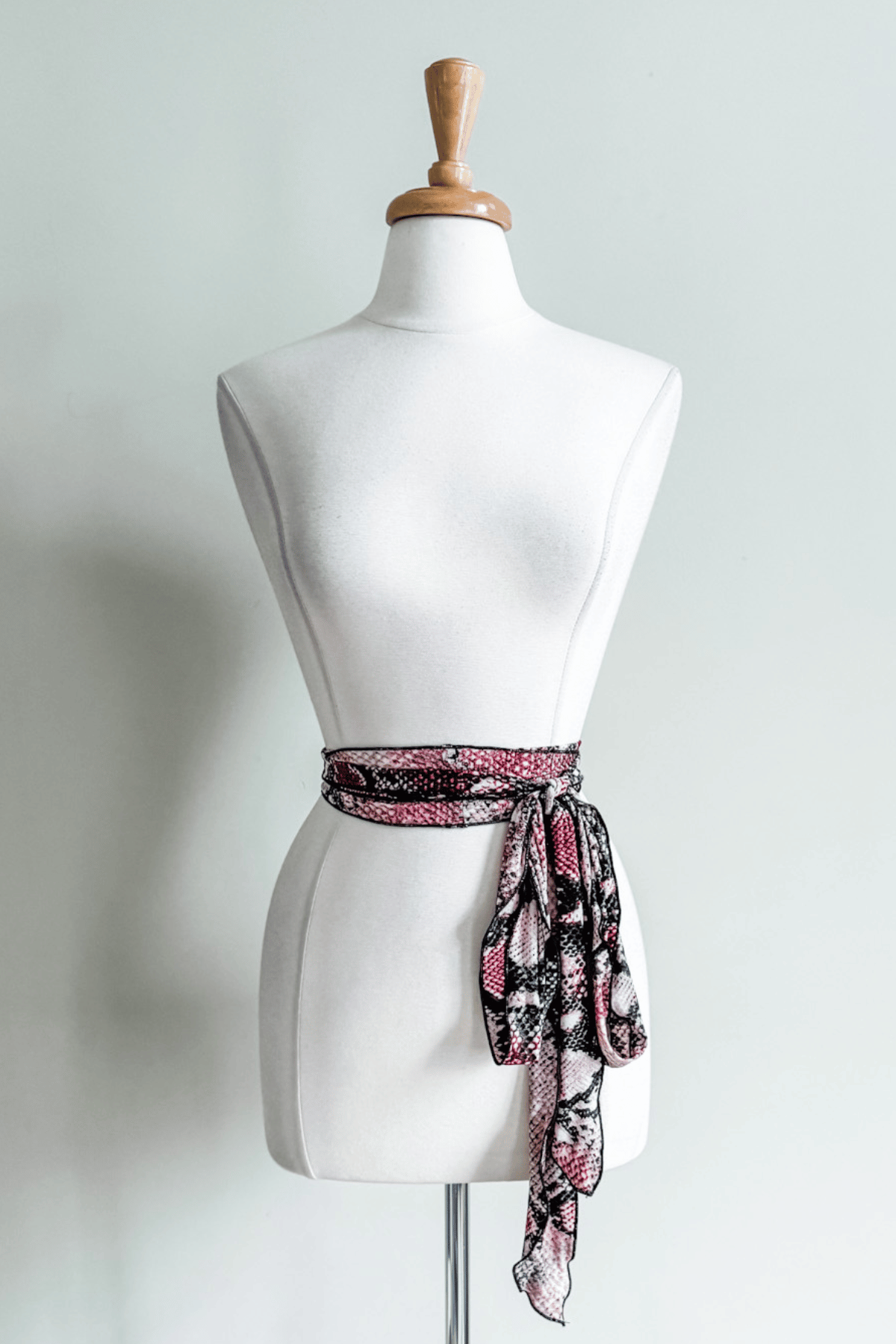 Skinny Sash in Whimsical Floral print