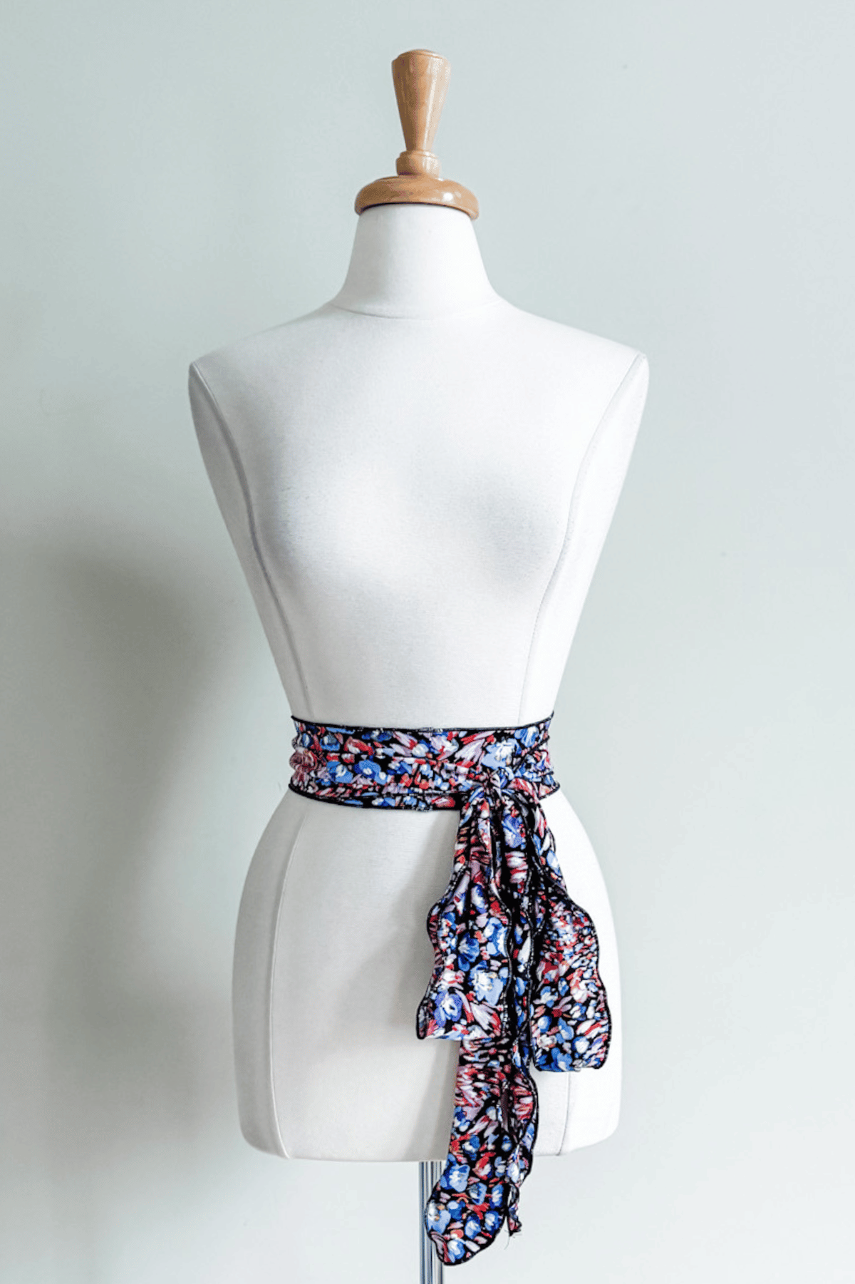 Skinny Sash in Whimsical Floral print