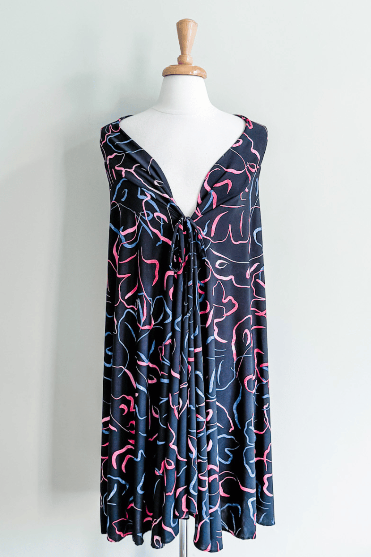 Short Goddess Dress in Red Ribbon