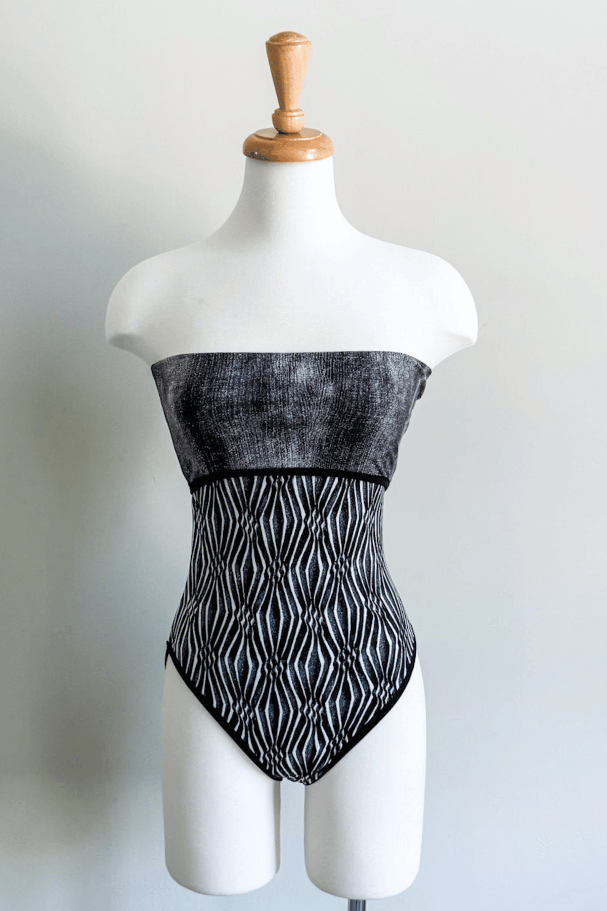 Flip Suit in Charcoal Ikat Print
