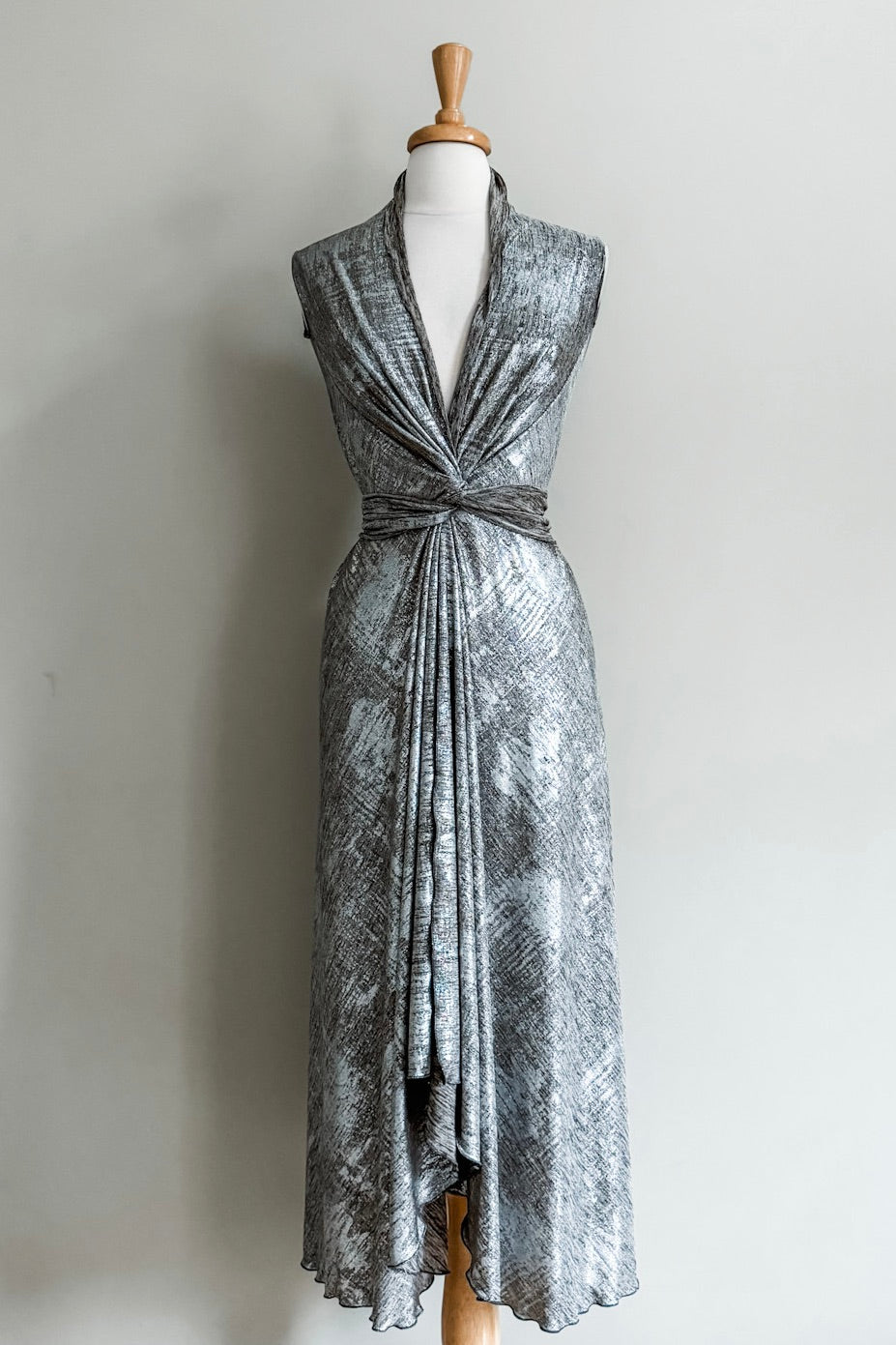 Goddess Dress in Lam Holiday Edition 2023 | Diane Kroe Goddess Dress in Lam Holiday Edition 2023 | Diane Kroe