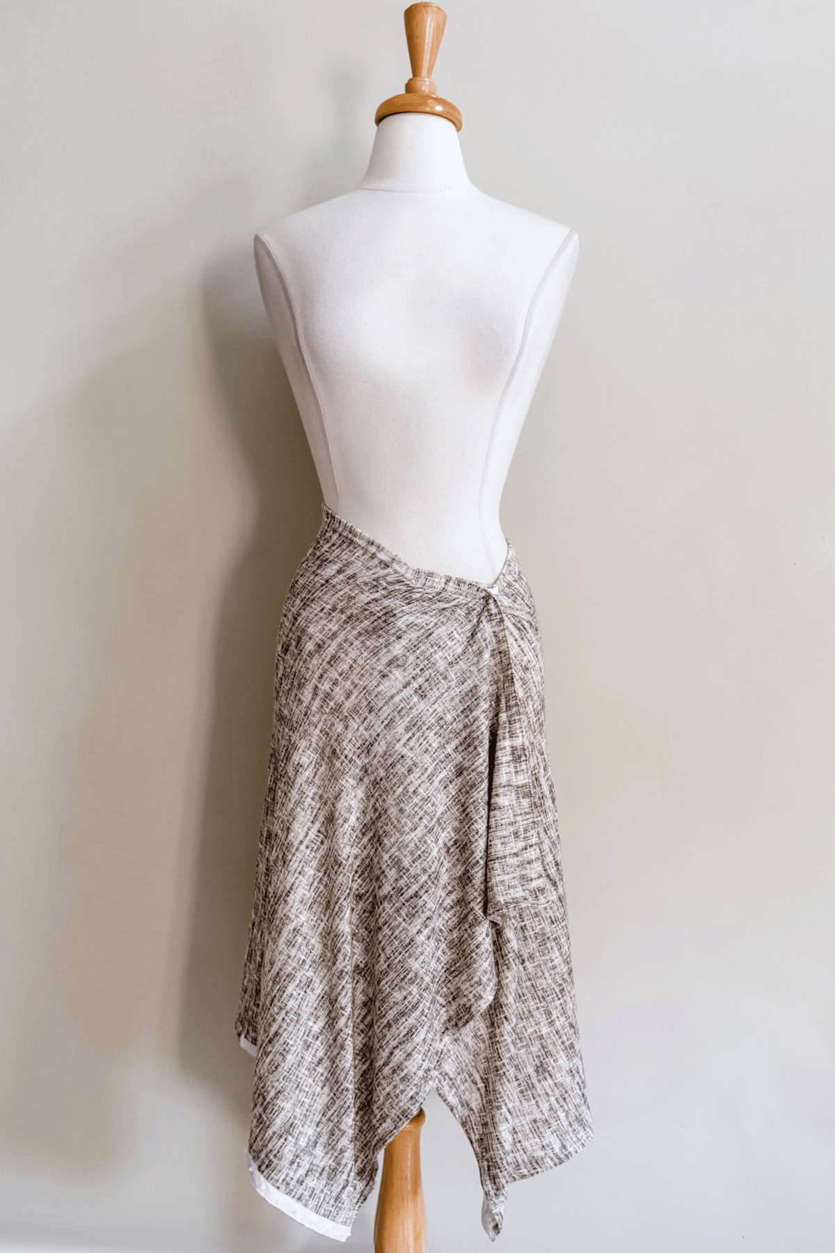 Carry-on Cozy in Sand Linen print from Diane Kroe