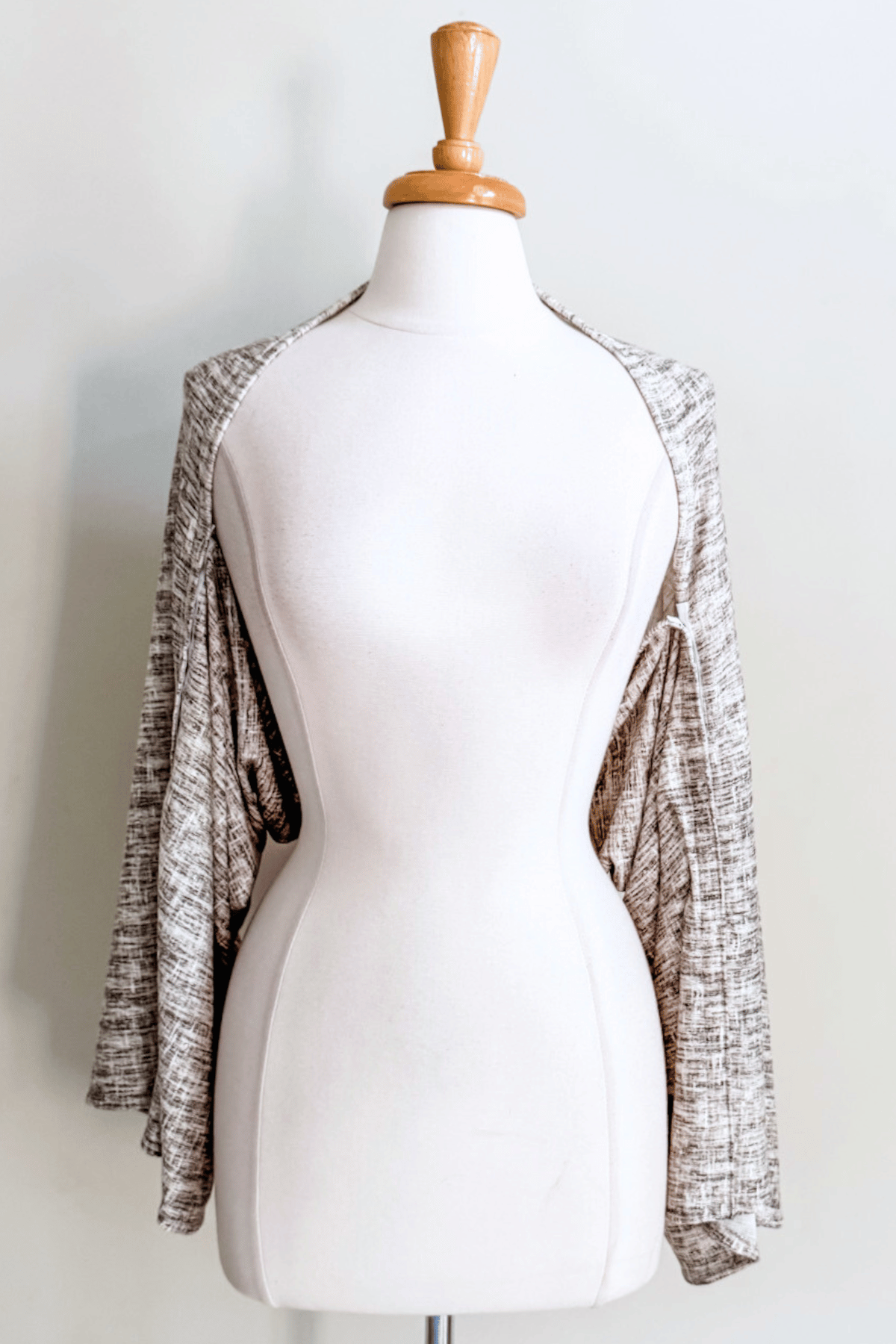 Carry-on Cozy in Sand Linen print from Diane Kroe