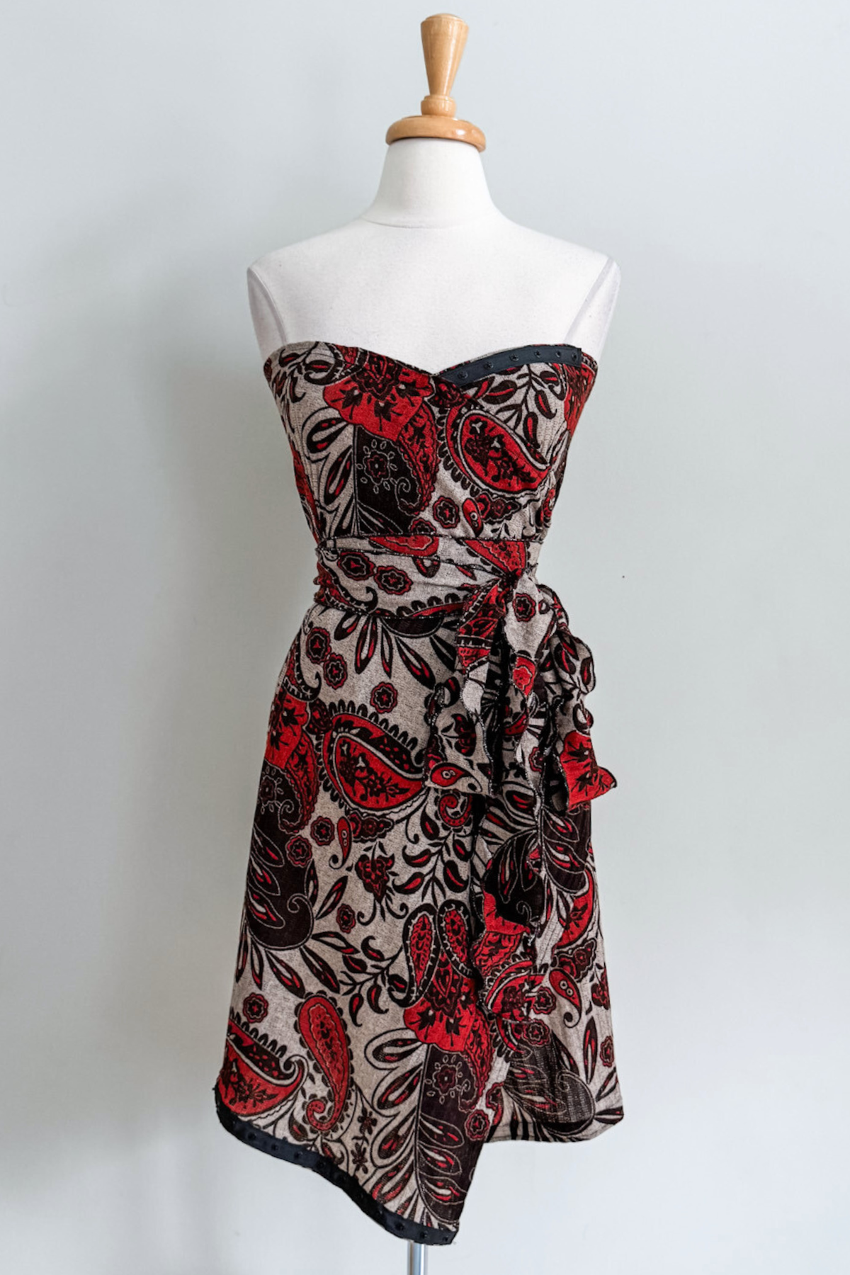 Diane Kroe Carry-on Cozy in red Spain print styled as dress.