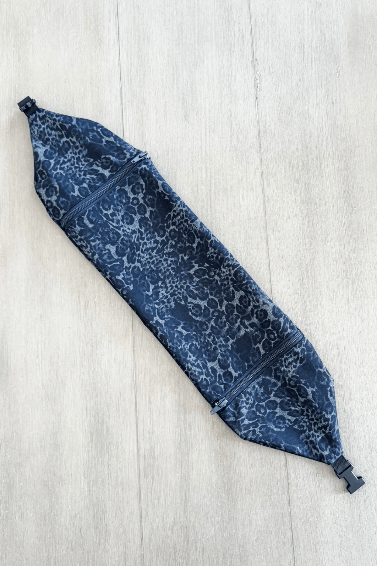 Packable Headrest in Navy Floral print from Diane Kroe