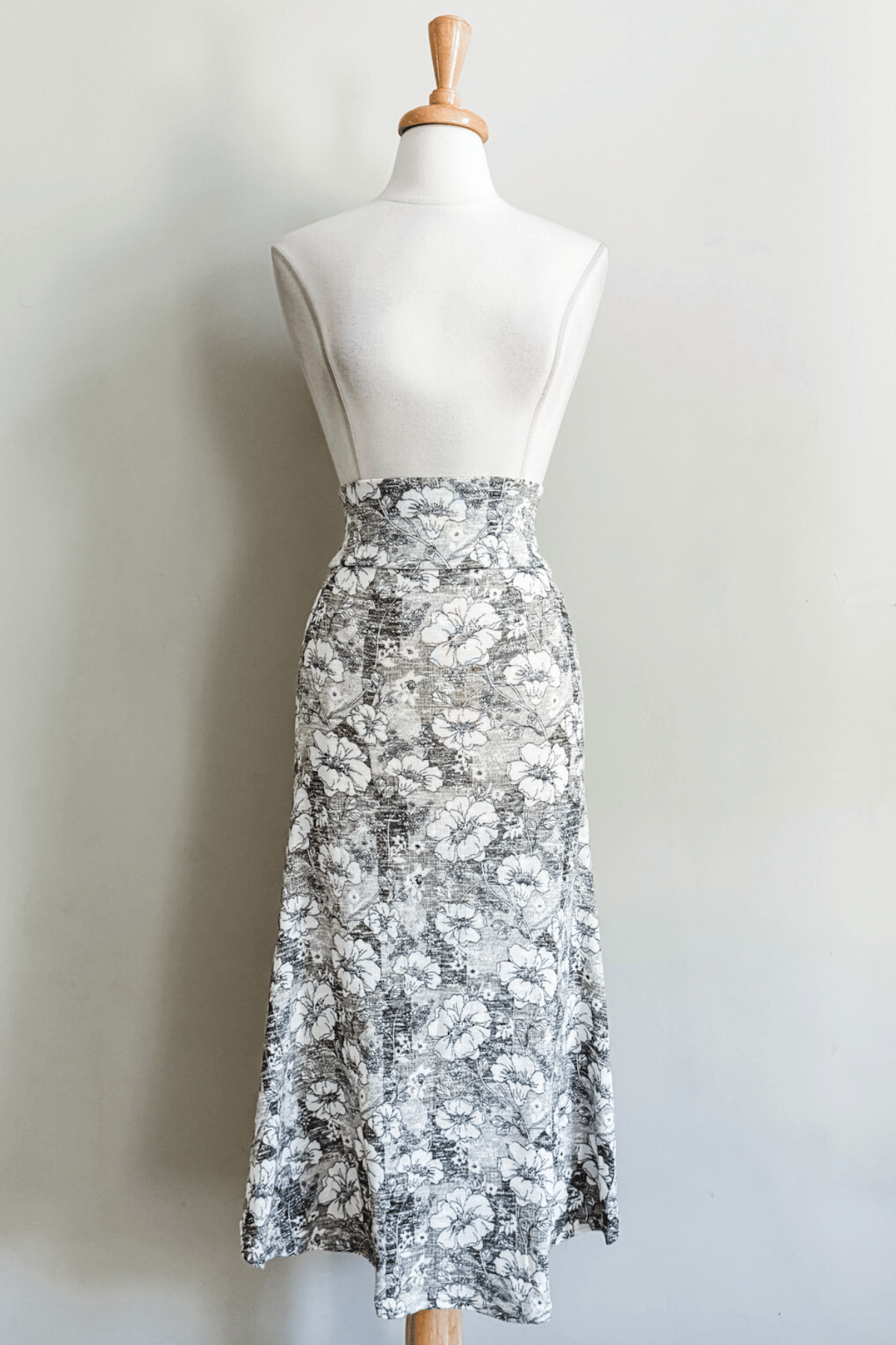 Wear-Ever Skirt Dress in Floral Sand print from Diane Kroe