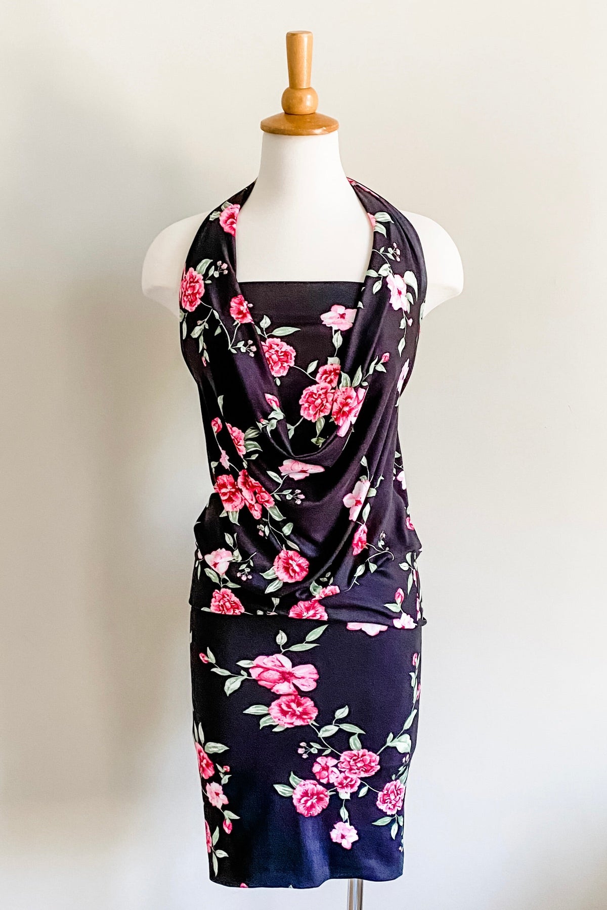 Diane Kroe One-4-All Top (Black Pink Floral) - Warm Weather Capsule Collection