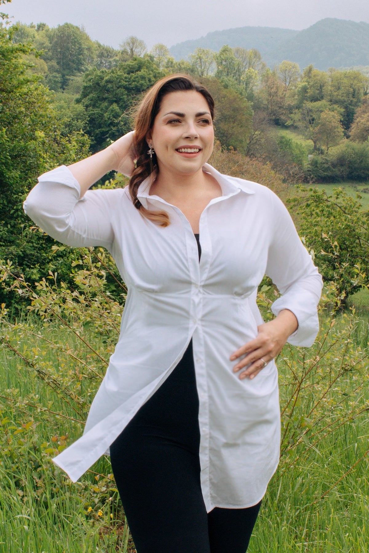 Chic Shirt in White Blouse